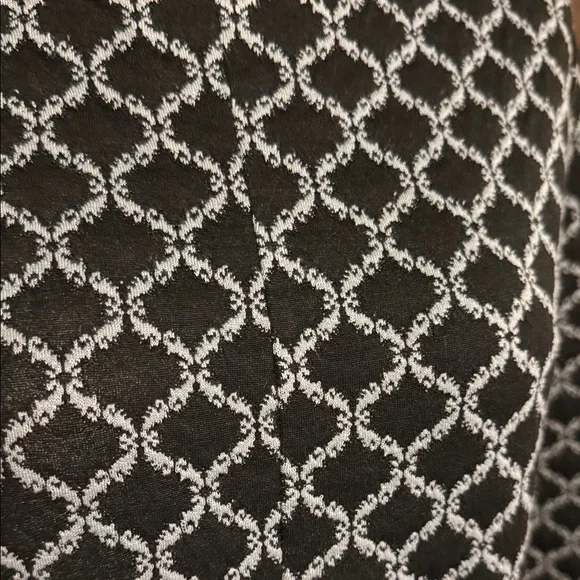 Elegant  Patterned Dress - Picture 2 of 5